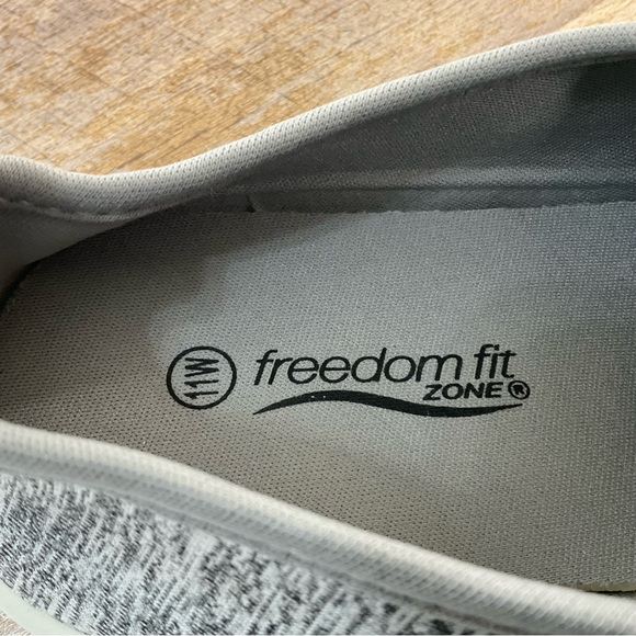 FREEDOM FIT ZONE WOMEN’S SLIP-ON SNEAKERS LIGHTWEIGHT SIZE: 11 W COLOR: GRAY - Picture 11 of 11
